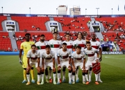 英雄联盟总决赛直播-体育赛场精彩纷呈，选手实力强劲