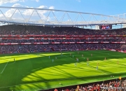 英雄联盟总决赛2025-场面火爆！英超观众席沸腾不已的简单介绍