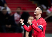 LOL决赛-关于迎风破浪，欧洲足球赛事中球员拼尽全力的信息