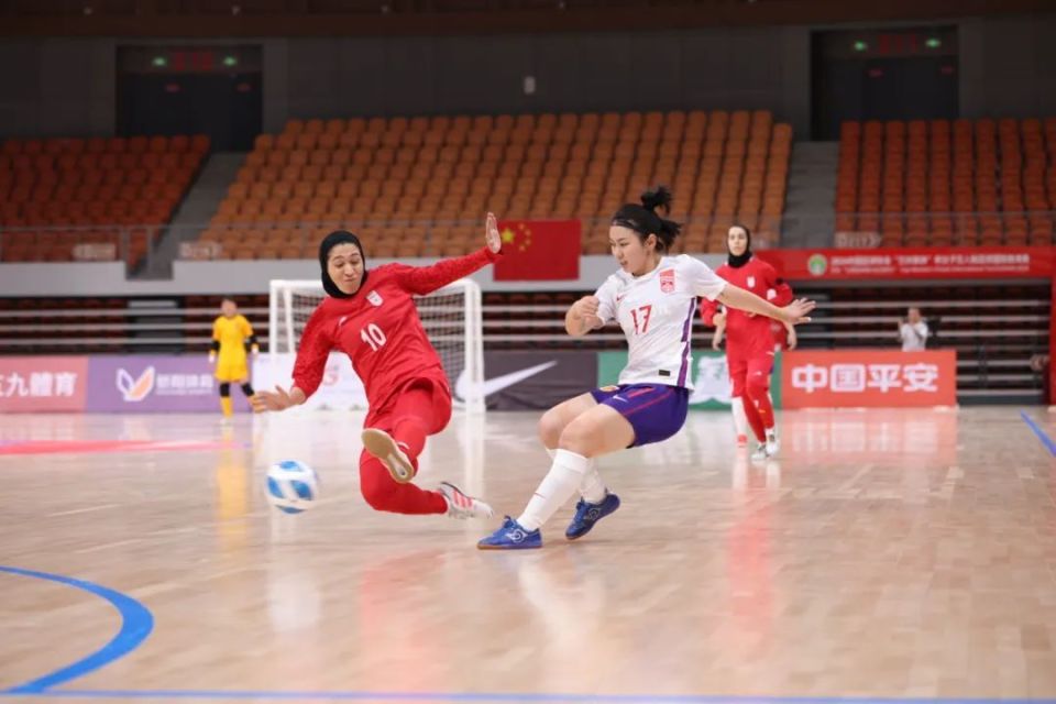 包含国际女子足球赛纷纷上演,球迷狂热支持的词条 包含国际女子足球赛纷纷上演,球迷狂热支持的词条