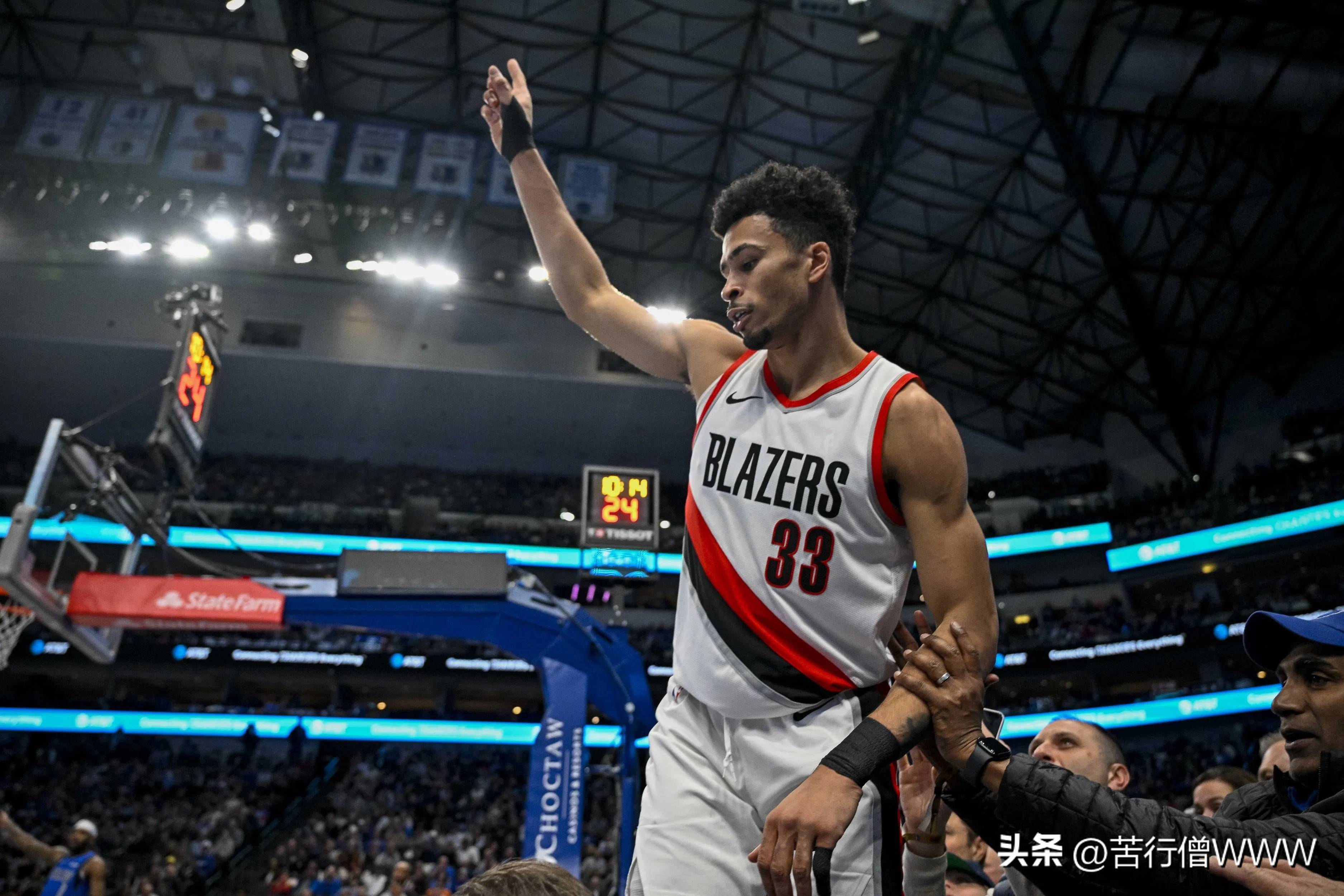 火箭队大胜开拓者,豪取四连胜 火箭队大胜开拓者,豪取四连胜