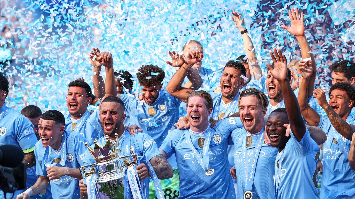 包含曼城队长领导球队夺冠，赢得球迷赞誉的词条