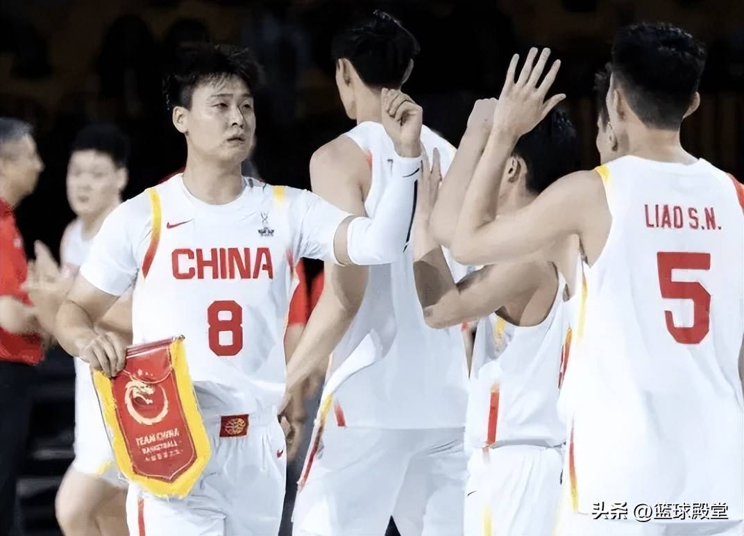 荷兰男篮在捷克队的激烈对决中获得胜利 荷兰男篮在捷克队的激烈对决中获得胜利