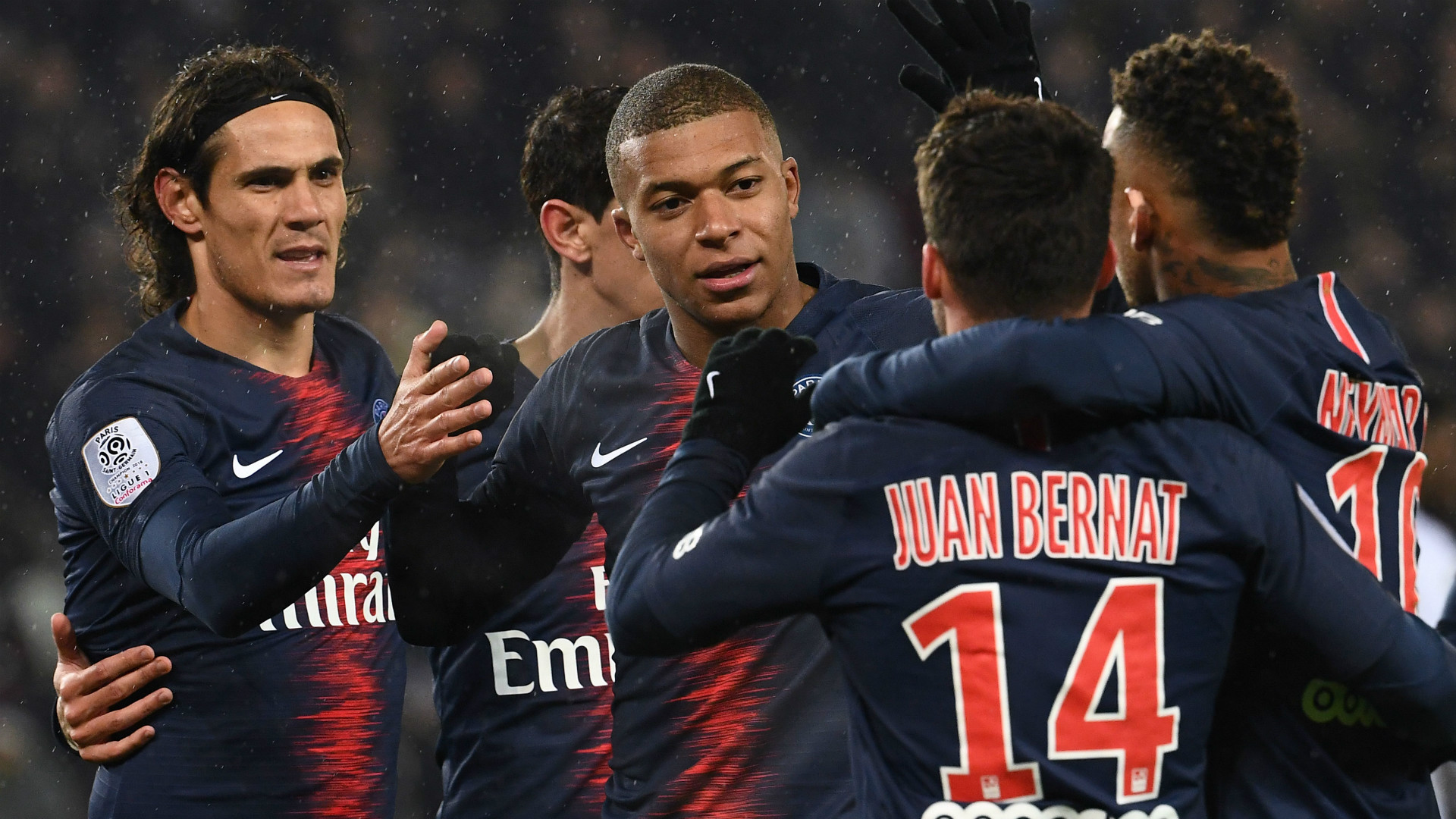 甘冈球队主场沉稳获胜，稳定排名