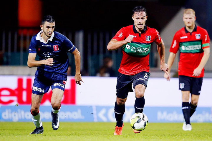 甘冈球队主场沉稳获胜，稳定排名