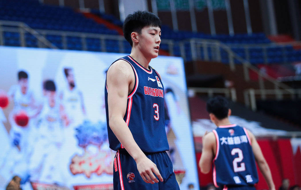 连胜势头难挡!橄榄球豪取十连胜的简单介绍 连胜势头难挡!橄榄球豪取十连胜的简单介绍