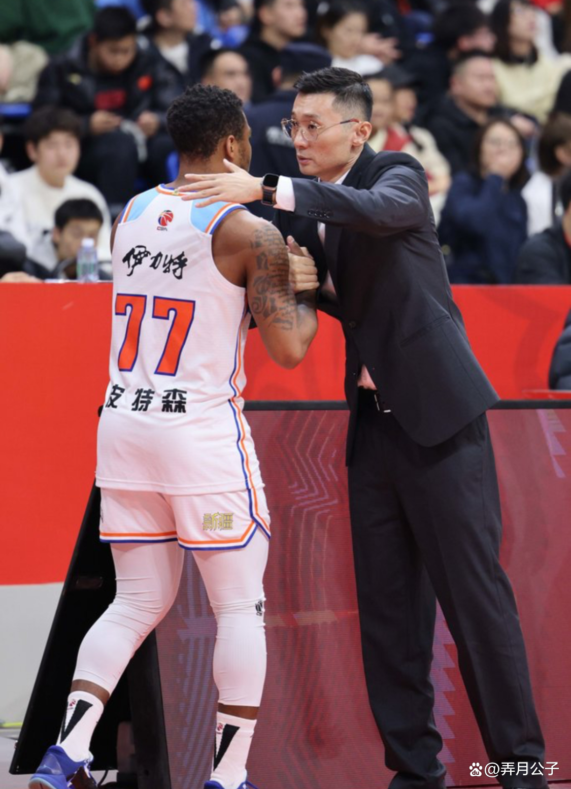 骑士鏖战新疆队,王哲林扛起全队 骑士鏖战新疆队,王哲林扛起全队