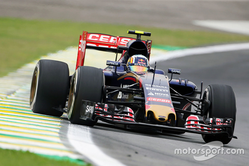 红牛二队横扫威廉姆斯，塞恩斯高光表现