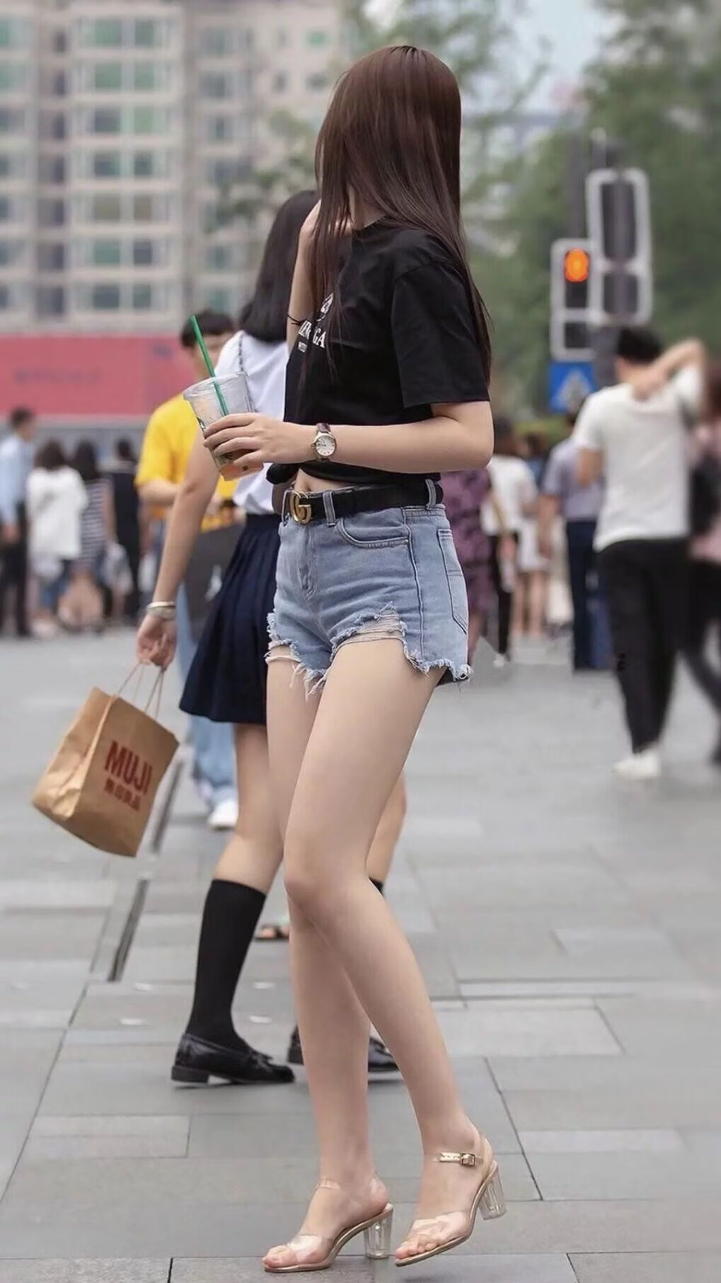 当诺坎普的喧嚣遇上海岸角的沉默,一场关于唯一性的体育寓言